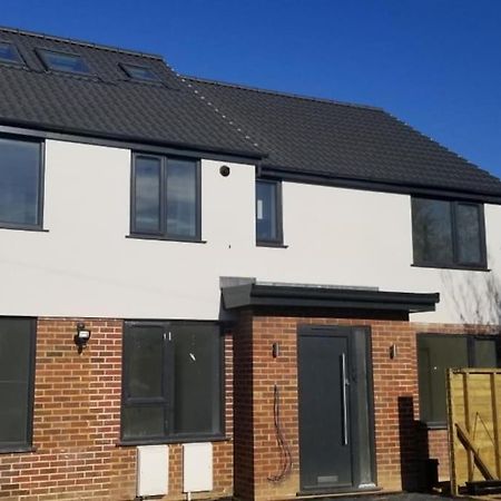 Paradigm House, Modern 2-Bedroom Duplex Apartment 2, Free Parking, Oxford Esterno foto