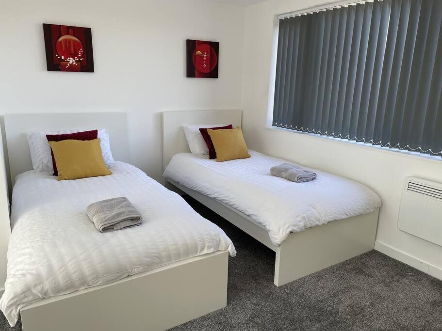 Paradigm House, Modern 2-Bedroom Duplex Apartment 2, Free Parking, Oxford Esterno foto