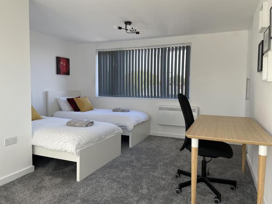 Paradigm House, Modern 2-Bedroom Duplex Apartment 2, Free Parking, Oxford Esterno foto