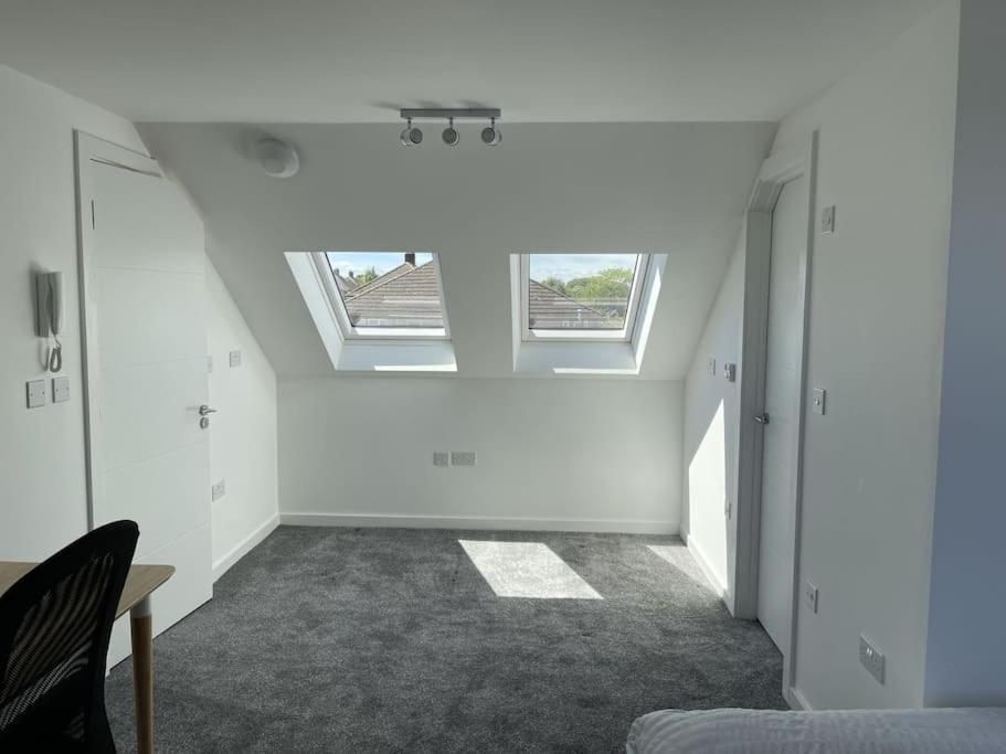 Paradigm House, Modern 2-Bedroom Duplex Apartment 2, Free Parking, Oxford Esterno foto