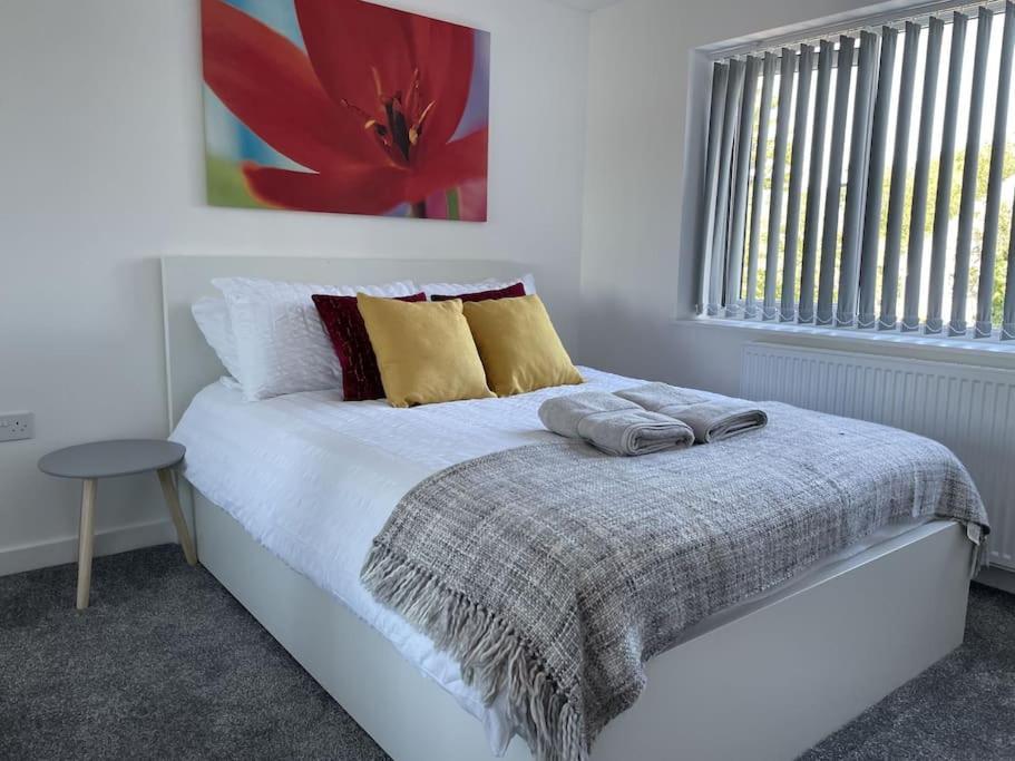 Paradigm House, Modern 2-Bedroom Duplex Apartment 2, Free Parking, Oxford Esterno foto