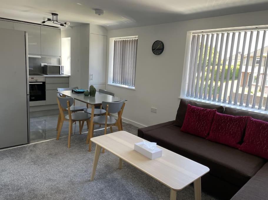 Paradigm House, Modern 2-Bedroom Duplex Apartment 2, Free Parking, Oxford Esterno foto